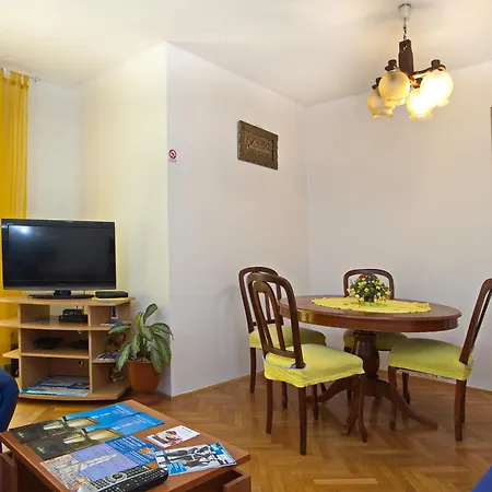 With Wifi - 11694 Apartment